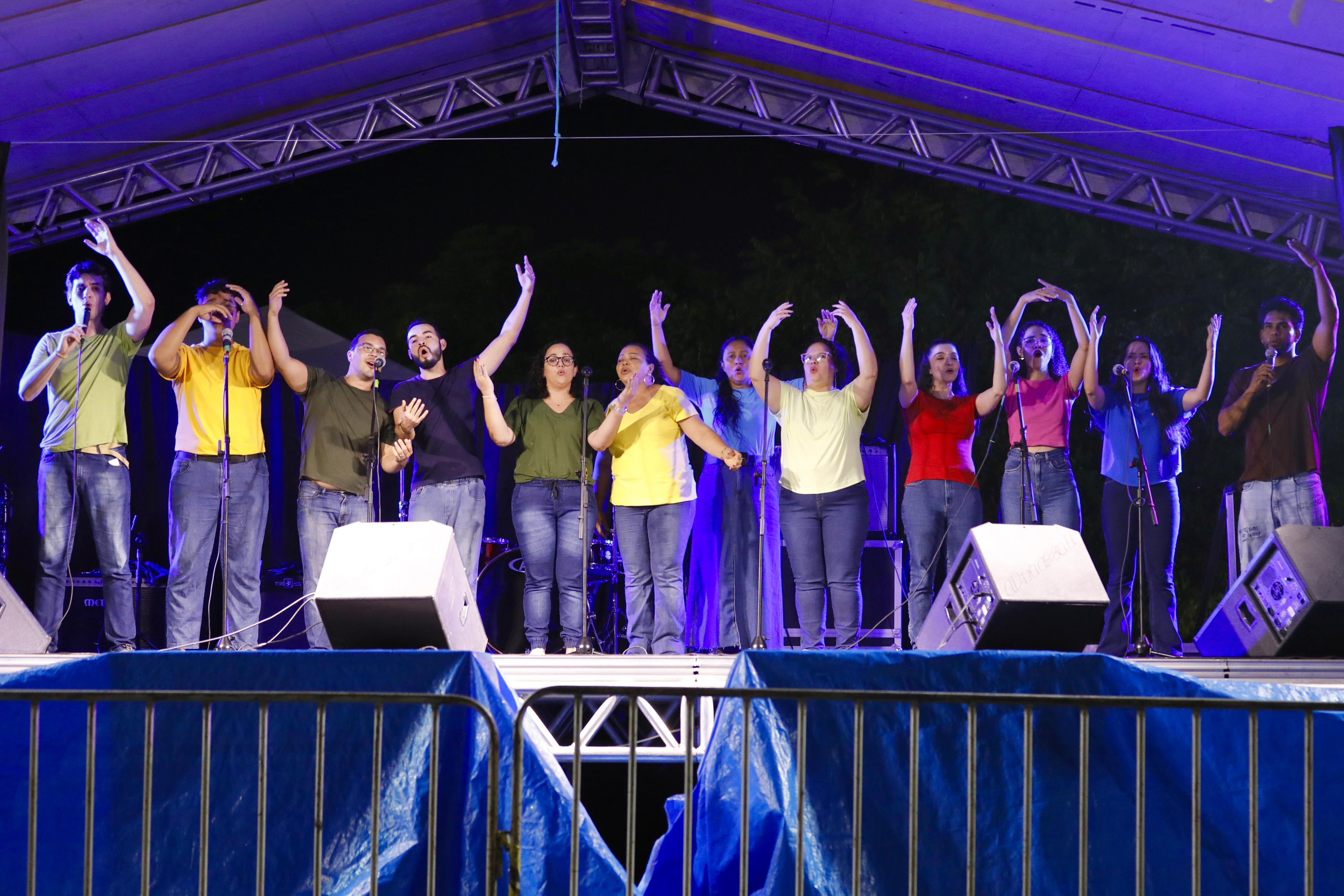 Coro em apresentação - Foto 4